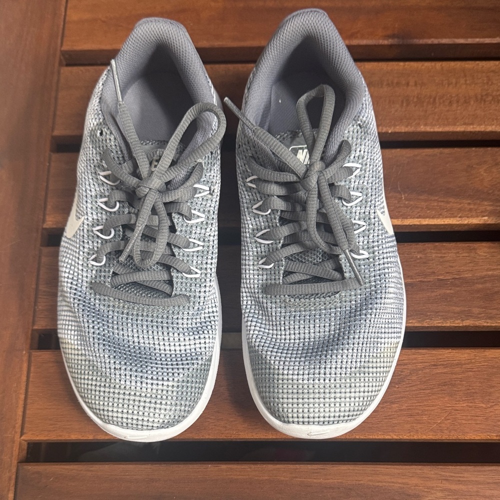 Nike Womens or Big Kids Gray Mesh Sneakers